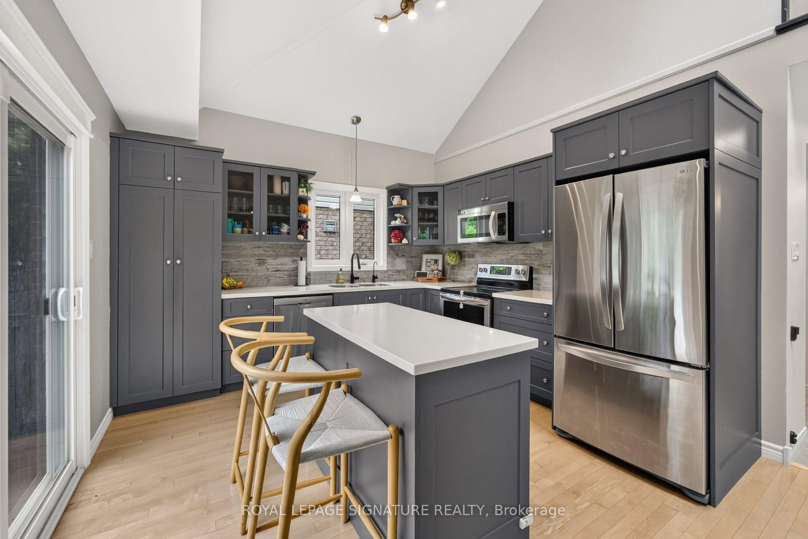 16 Pine Ridge Drive • Guelph, ON photo 6