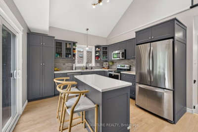 16 Pine Ridge Drive • Guelph, ON photo 6