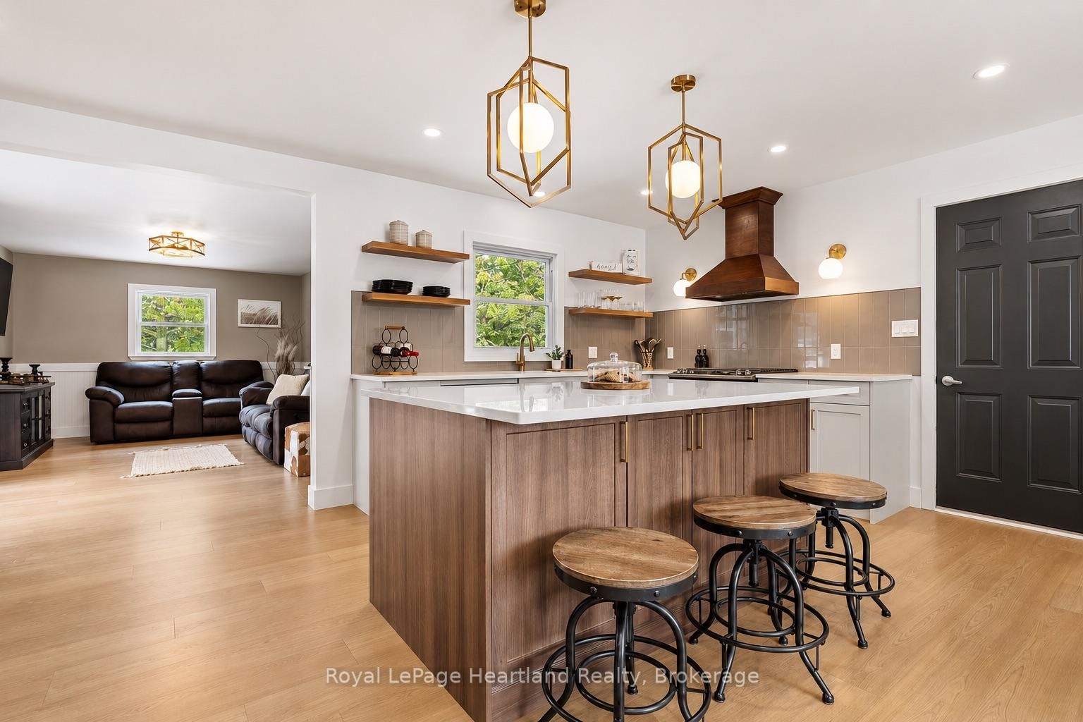 77 Chalk Street N • Huron East, ON photo 7