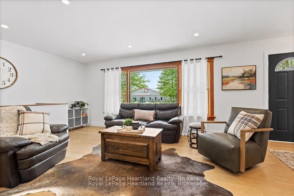 77 Chalk Street N • Huron East, ON photo 9