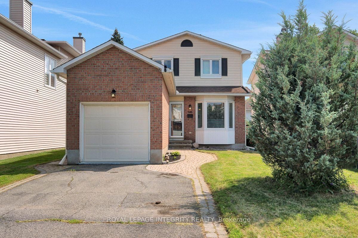 390 Oaklawn Crescent • Orleans, ON photo 1