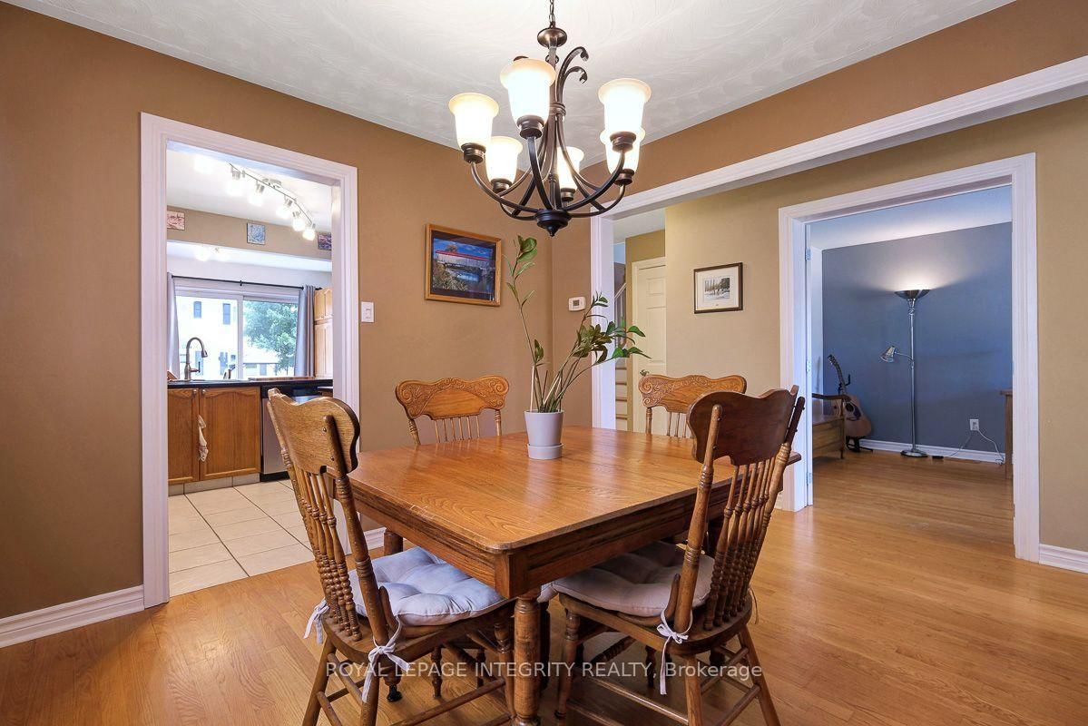 390 Oaklawn Crescent • Orleans, ON photo 13