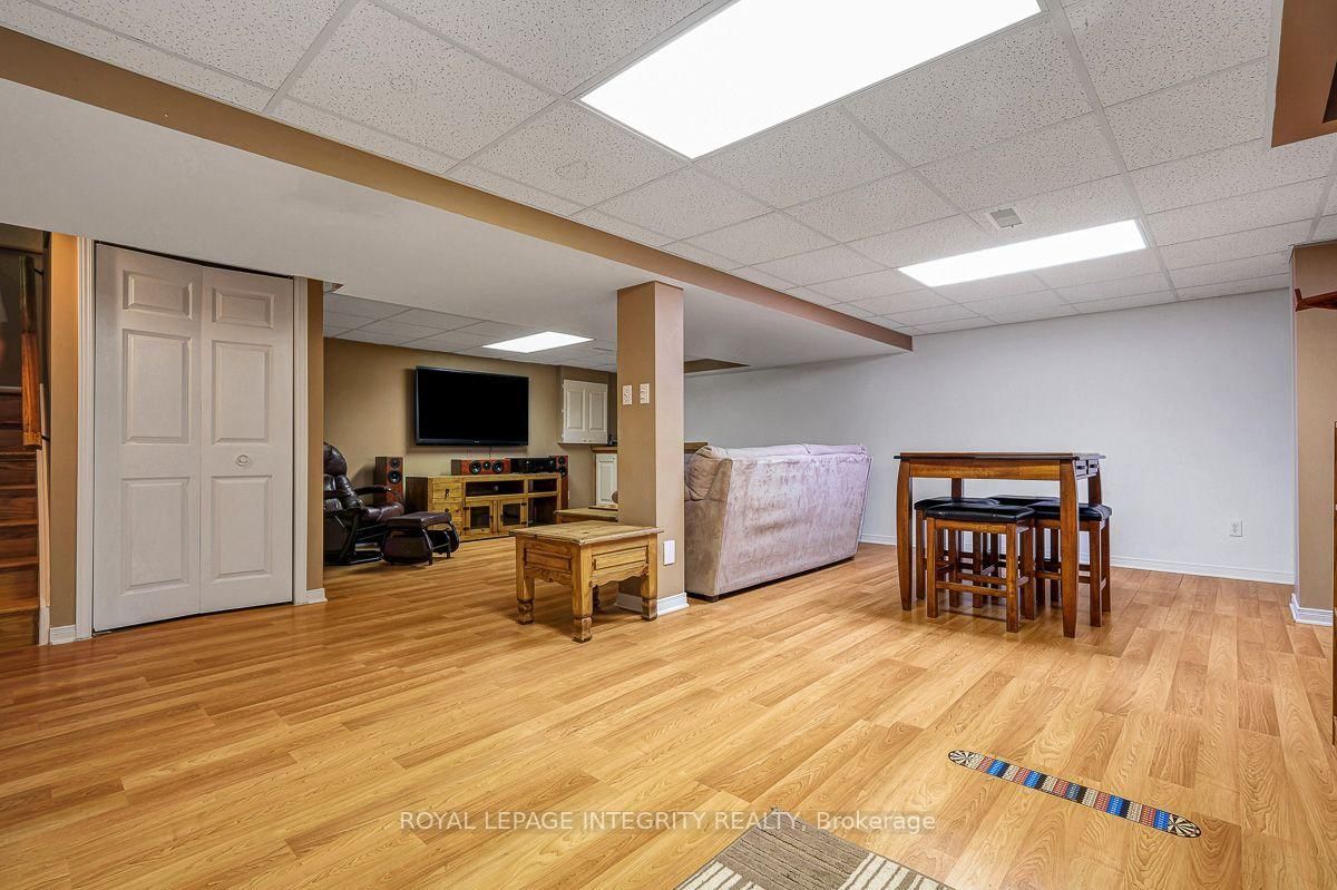 390 Oaklawn Crescent • Orleans, ON photo 33