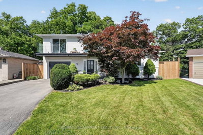 9 Leslie Drive • Hamilton, ON photo 2