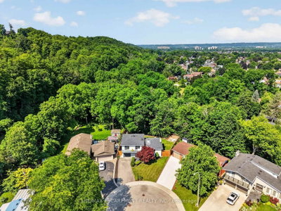 9 Leslie Drive • Hamilton, ON photo 4