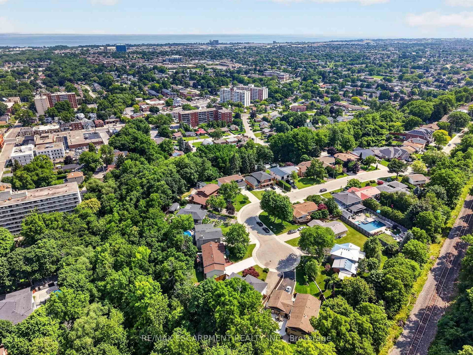 9 Leslie Drive • Hamilton, ON photo 44
