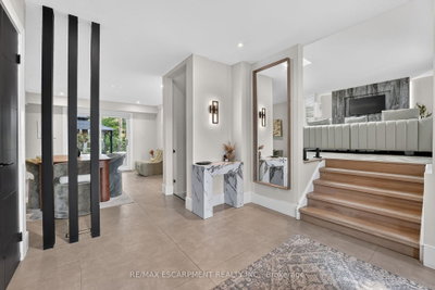 9 Leslie Drive • Hamilton, ON photo 7