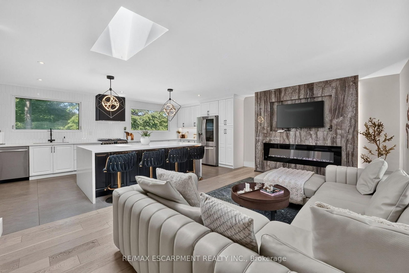 9 Leslie Drive • Hamilton, ON photo 8