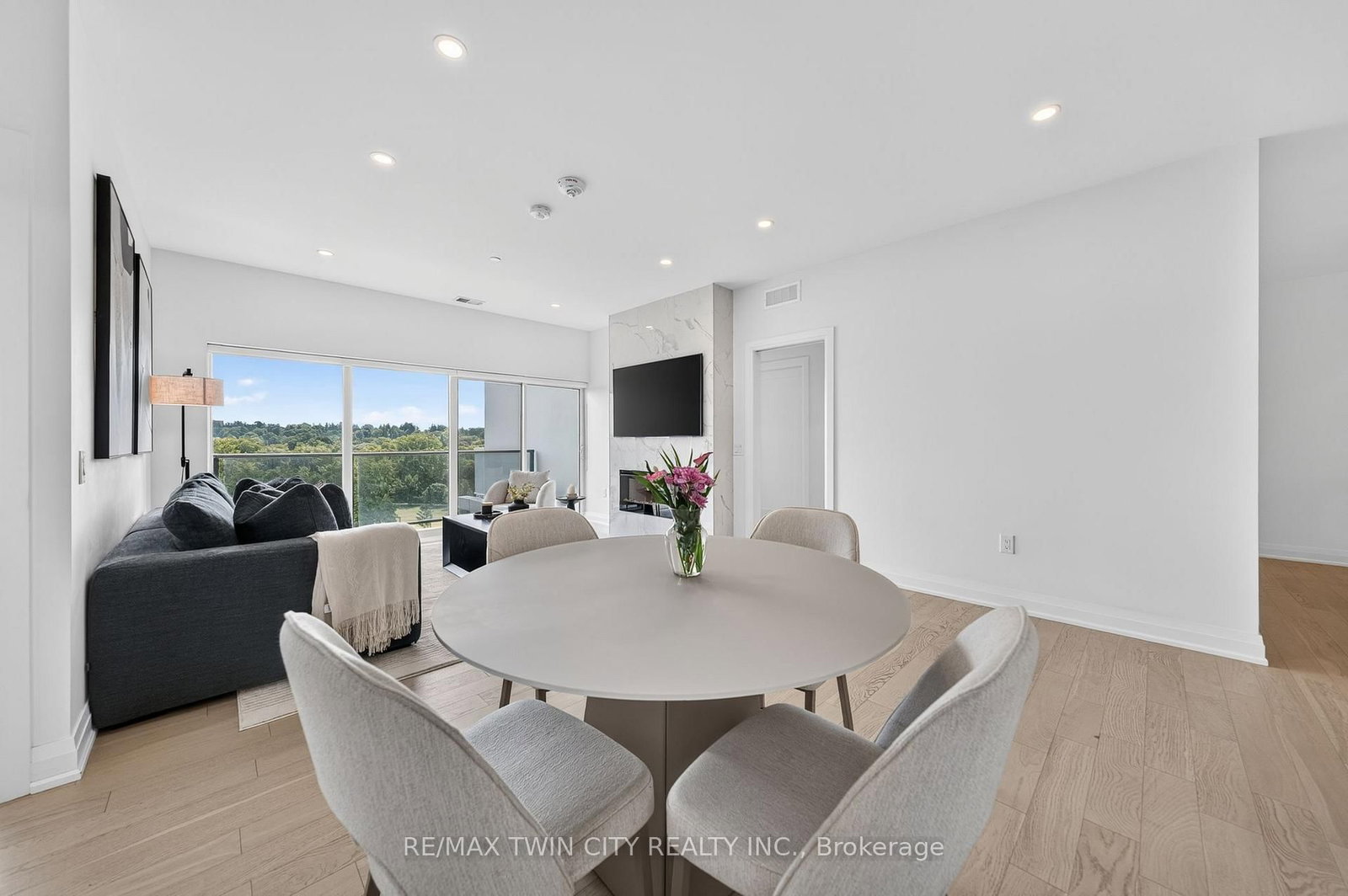 71 Wyndham Street S • #601 • Guelph, ON photo 18