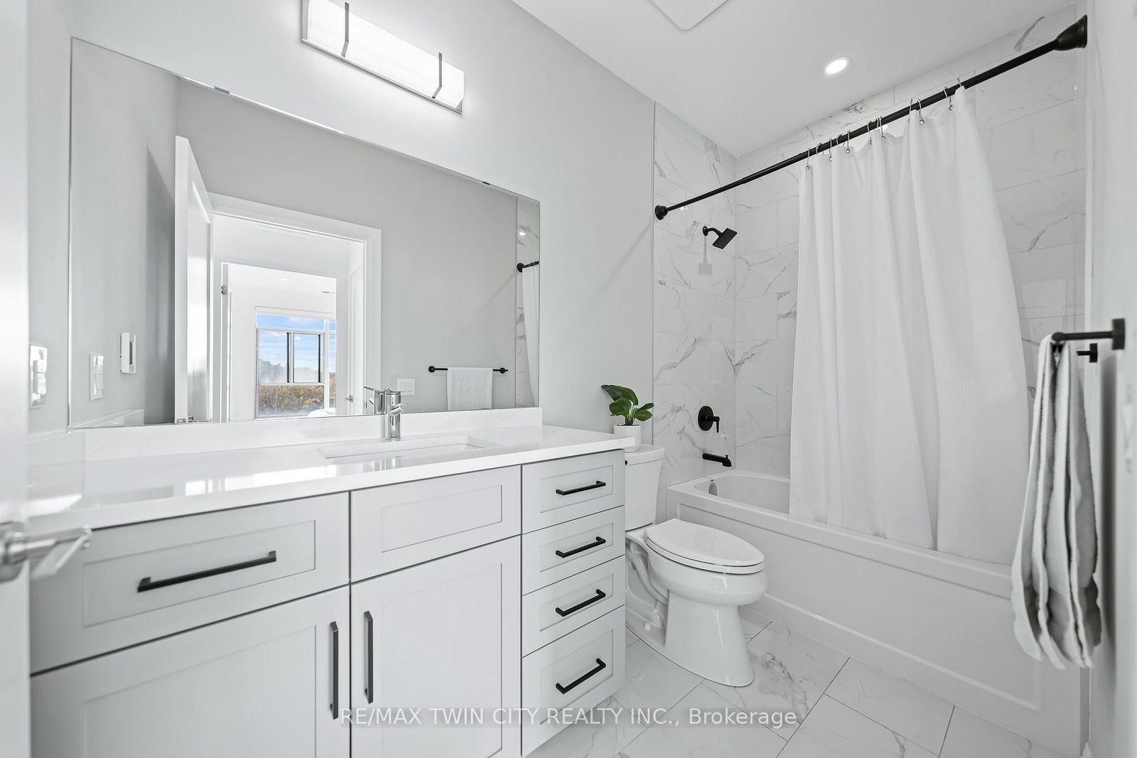 71 Wyndham Street S • #601 • Guelph, ON photo 33