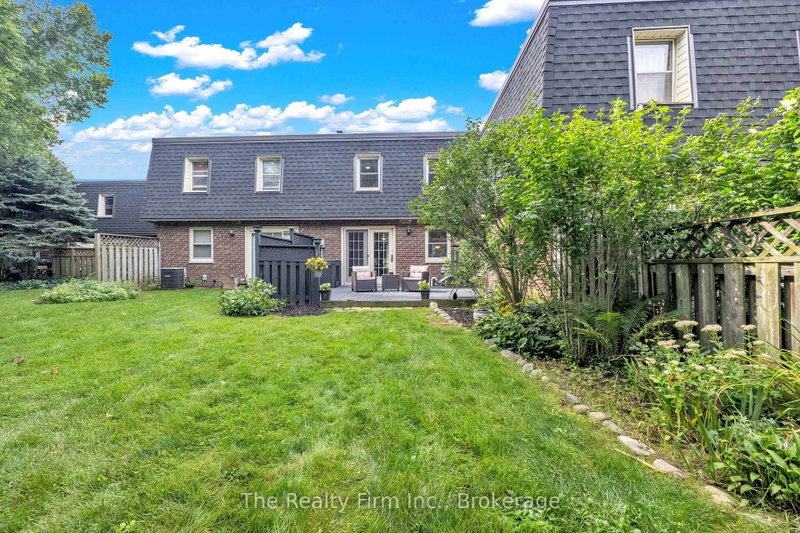 12 - 598 Durham Crescent
