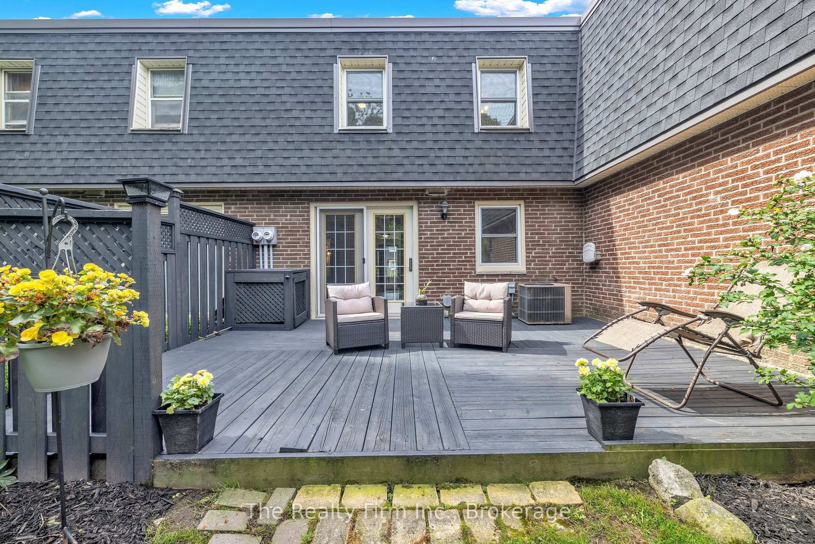 598 Durham Crescent • #12 • Woodstock, ON photo 5