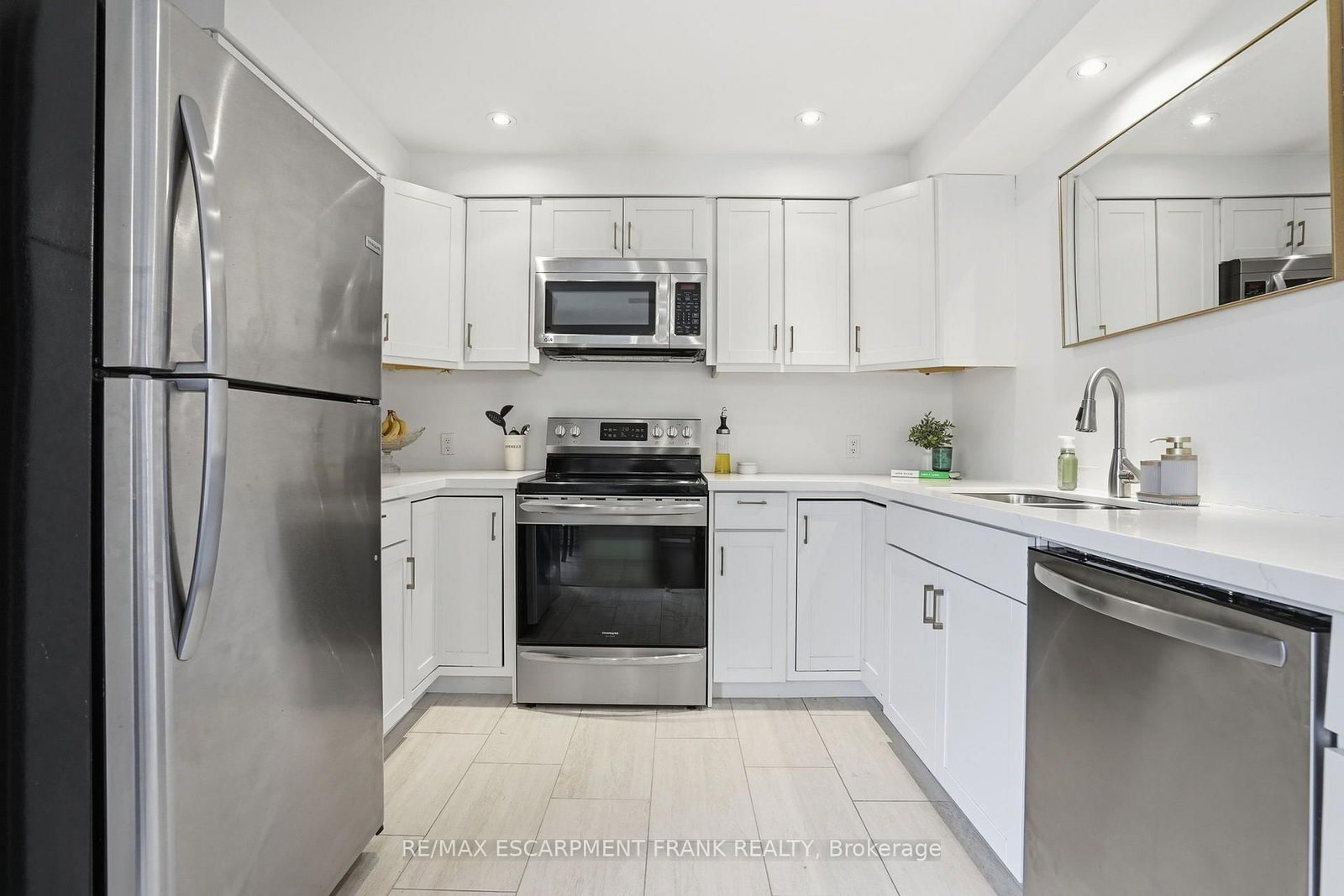 1255 UPPER GAGE Avenue • #15 • Hamilton, ON photo 14