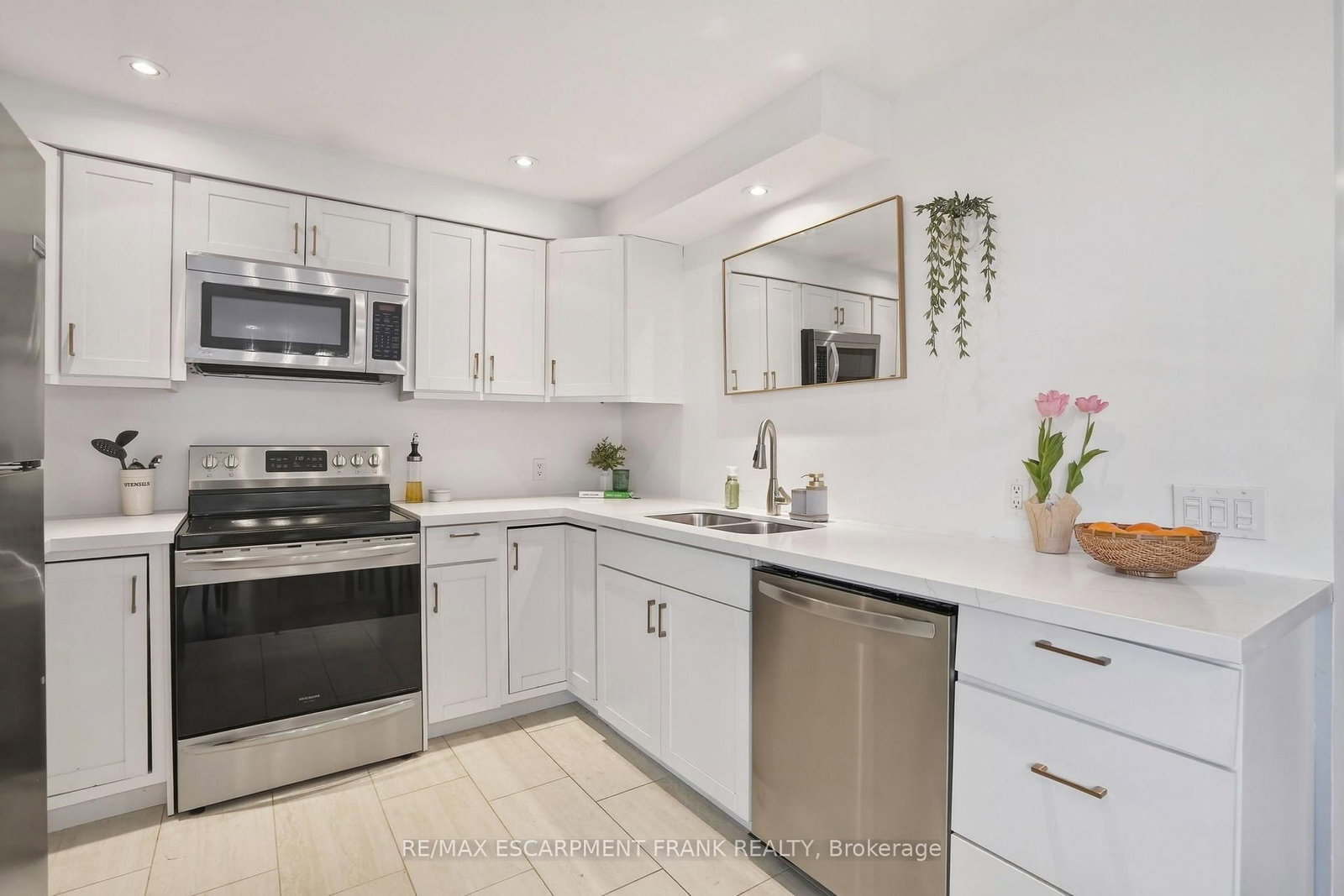 1255 UPPER GAGE Avenue • #15 • Hamilton, ON photo 15