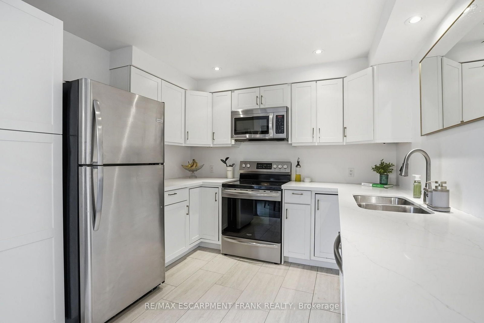 1255 UPPER GAGE Avenue • #15 • Hamilton, ON photo 16