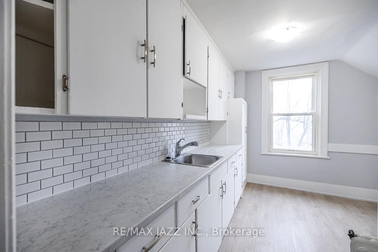221 Walton Street • Port Hope, ON photo 18