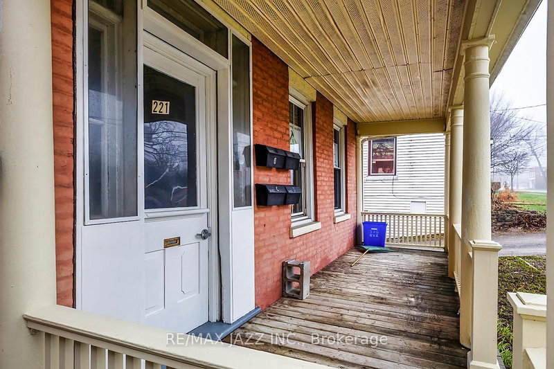 221 Walton Street