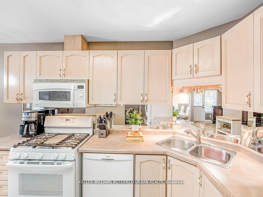 1166 Upper Wentworth Street E • Hamilton, ON photo 13