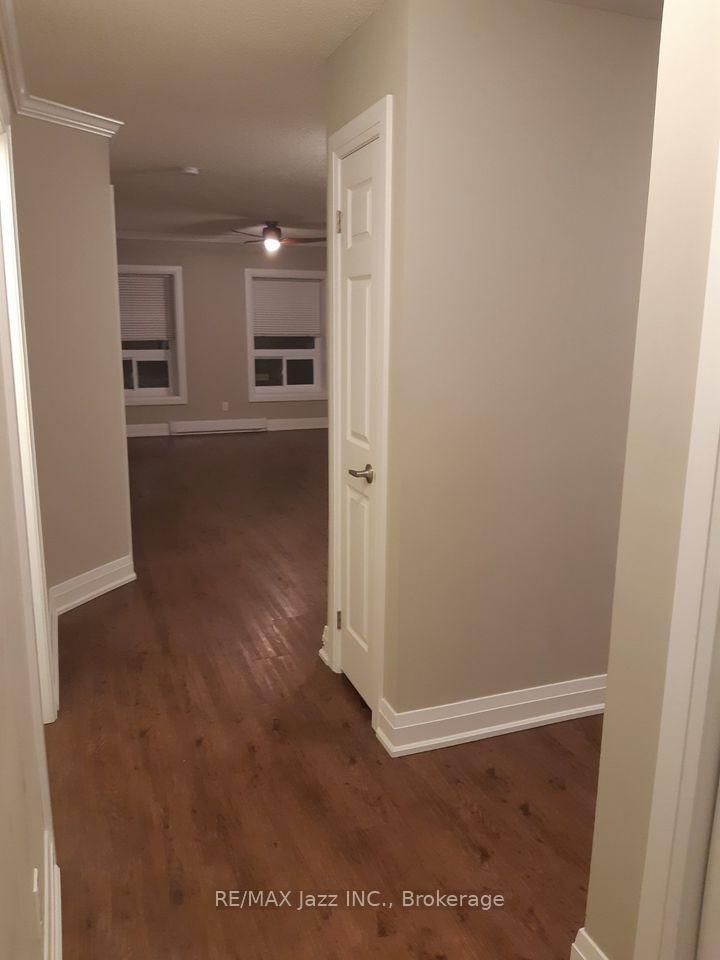 106 - 26 Spencer Street E