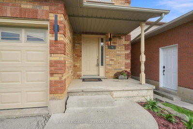 79 LYNNETTE Drive • Hamilton, ON photo 3