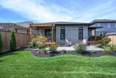 38 Royal Dornoch Drive • St. Thomas, ON photo 3