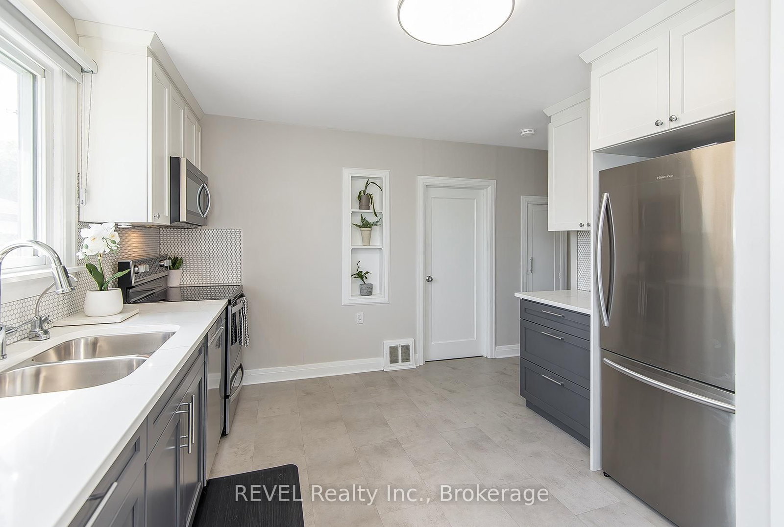 12 Garnet Street • St. Catharines, ON photo 10