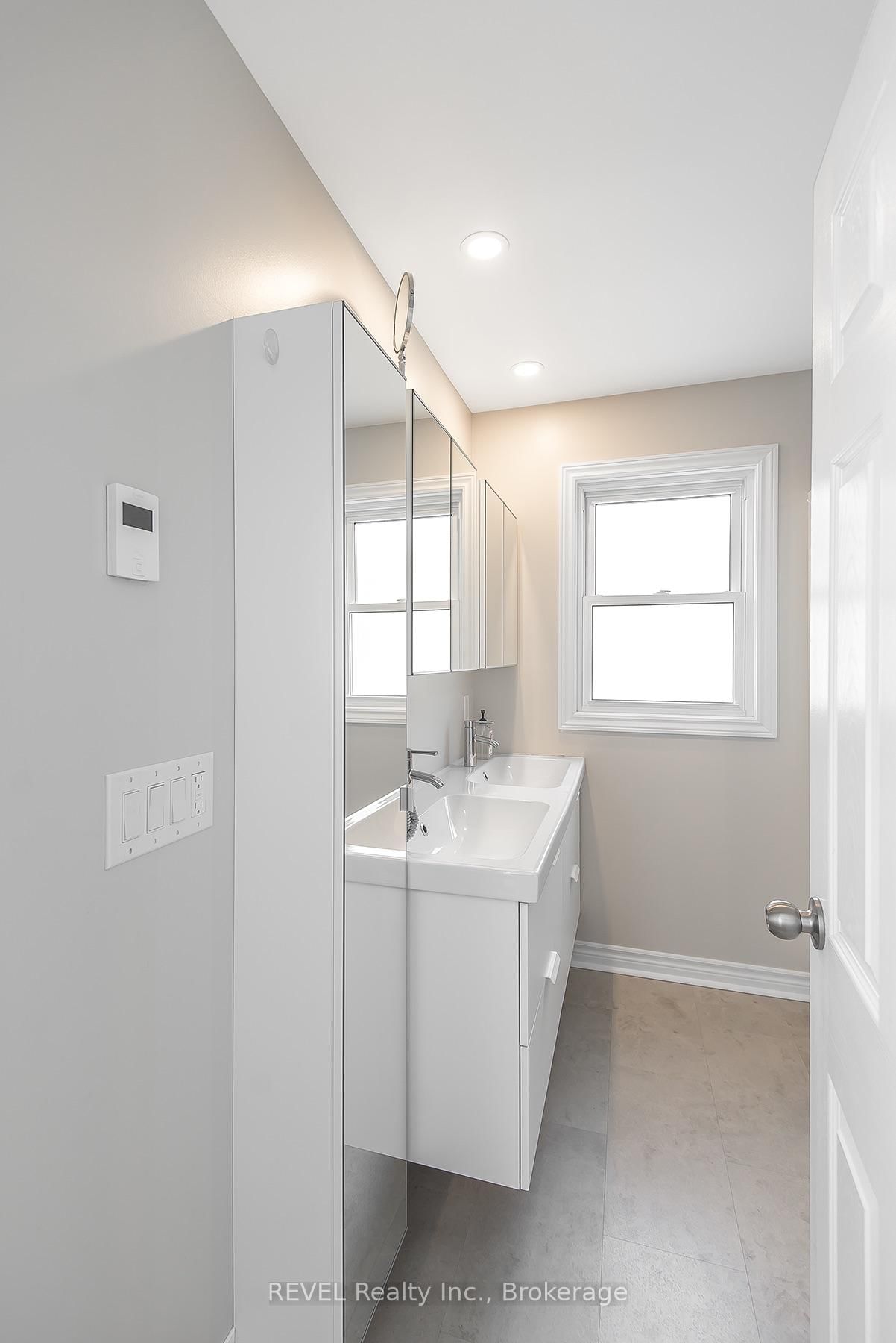 12 Garnet Street • St. Catharines, ON photo 16
