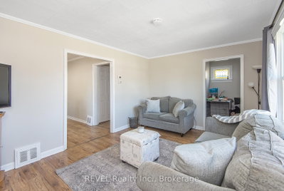 12 Garnet Street • St. Catharines, ON photo 5