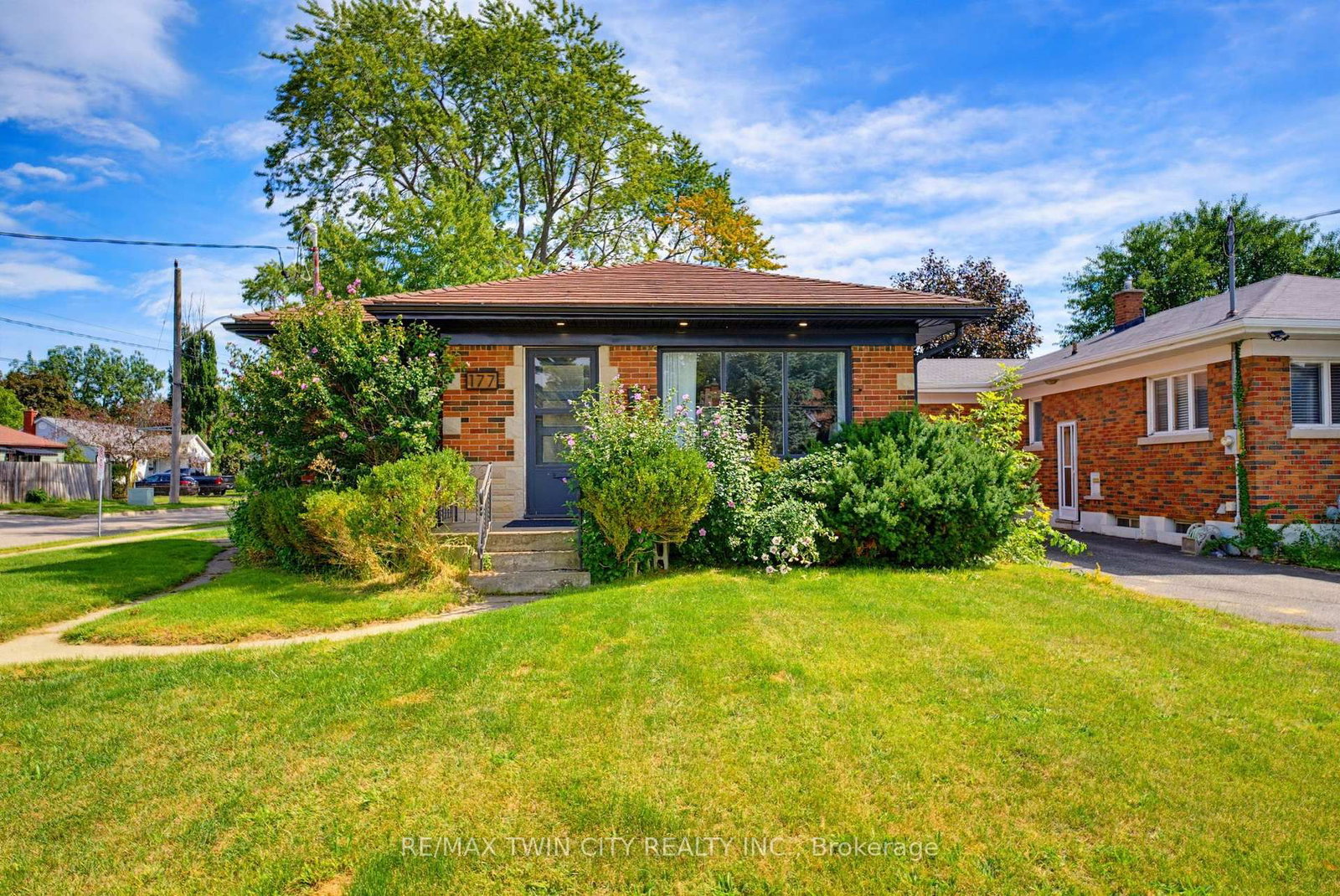 Detached House for sale at 177 North Park Street, Brantford, Ontario, N3R 4K7 - MLS: X13763538