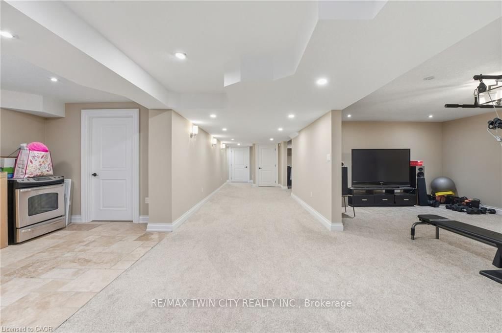 855 Avenue Road • Cambridge, ON photo 39