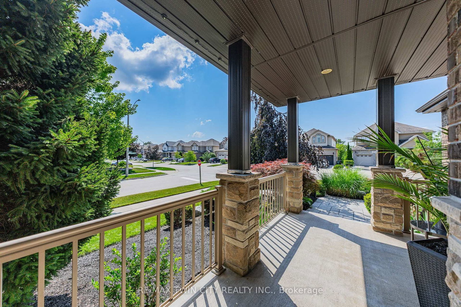Detached House for sale at 101 Fitzgerald Drive, Cambridge, Ontario, N1T 0B3 - MLS: X13763598