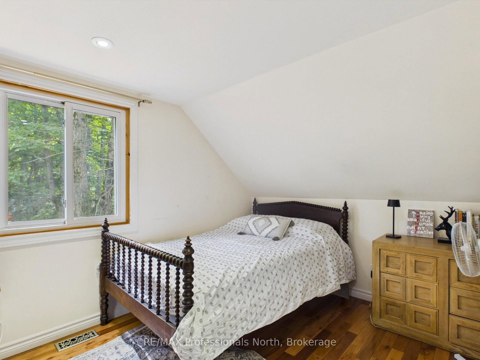 1025 Section House Road • Muskoka Lakes, ON photo 16
