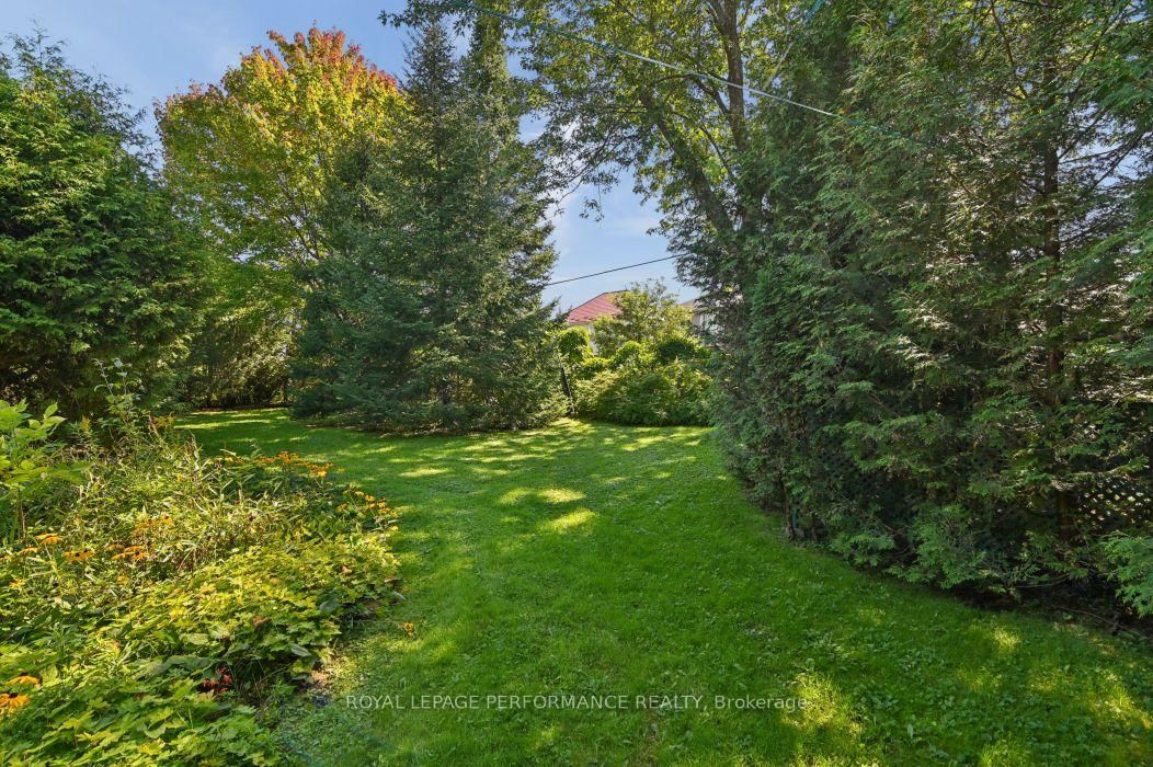 18 Honey Gables Drive • Ottawa, ON photo 30