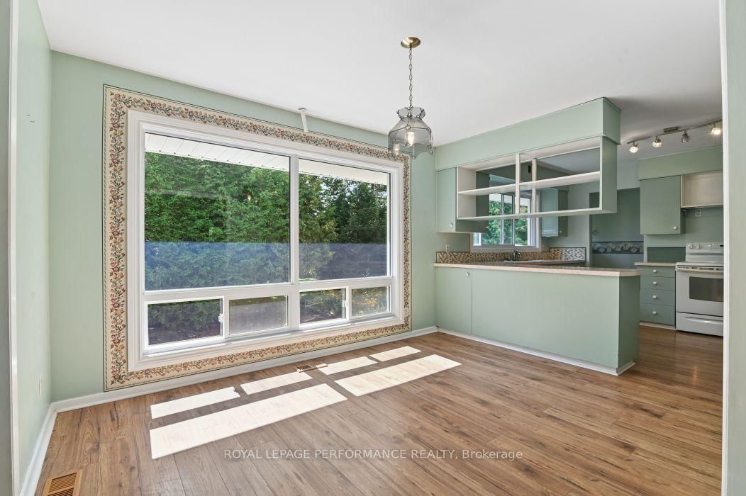 18 Honey Gables Drive • Ottawa, ON photo 9