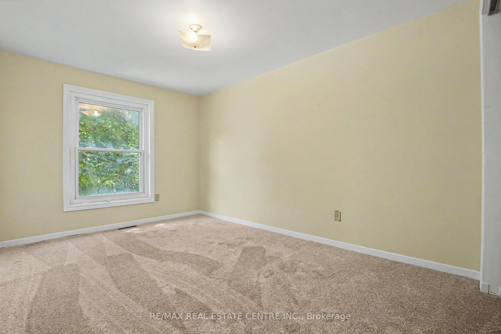 17 Hallmark Street • Brantford, ON photo 22