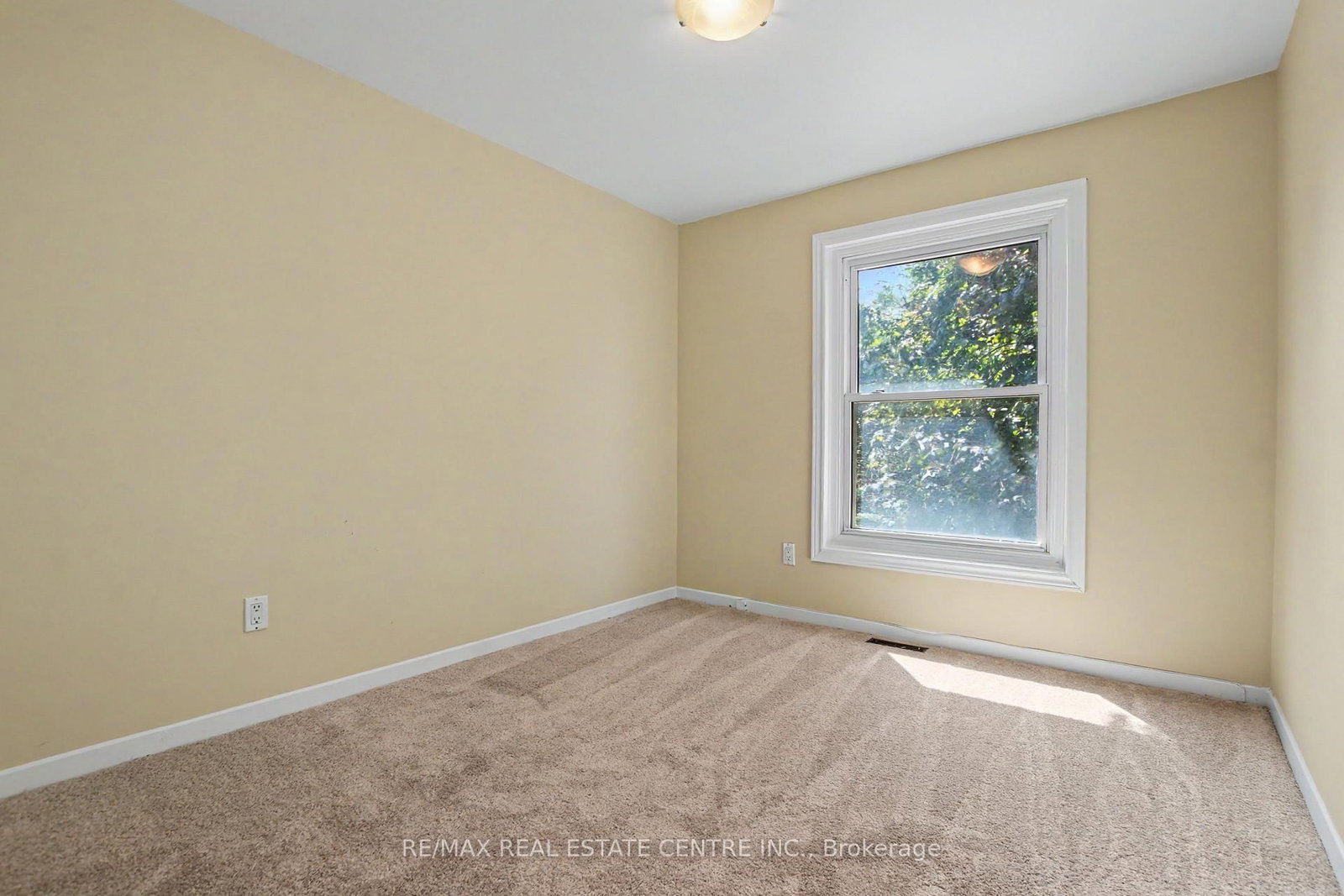 17 Hallmark Street • Brantford, ON photo 25