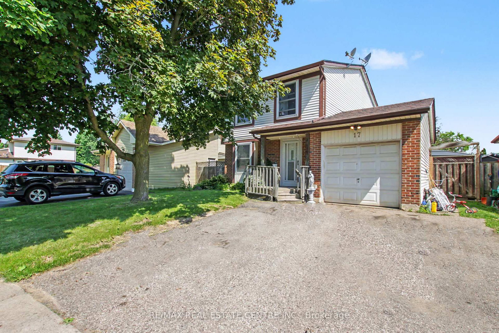 17 Hallmark Street • Brantford, ON photo 3