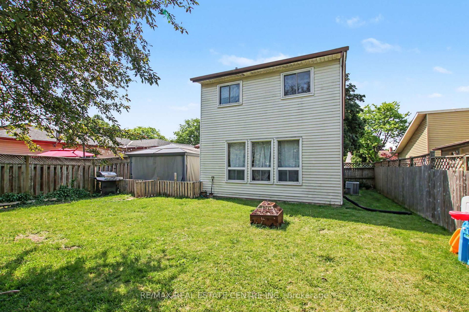 17 Hallmark Street • Brantford, ON photo 32