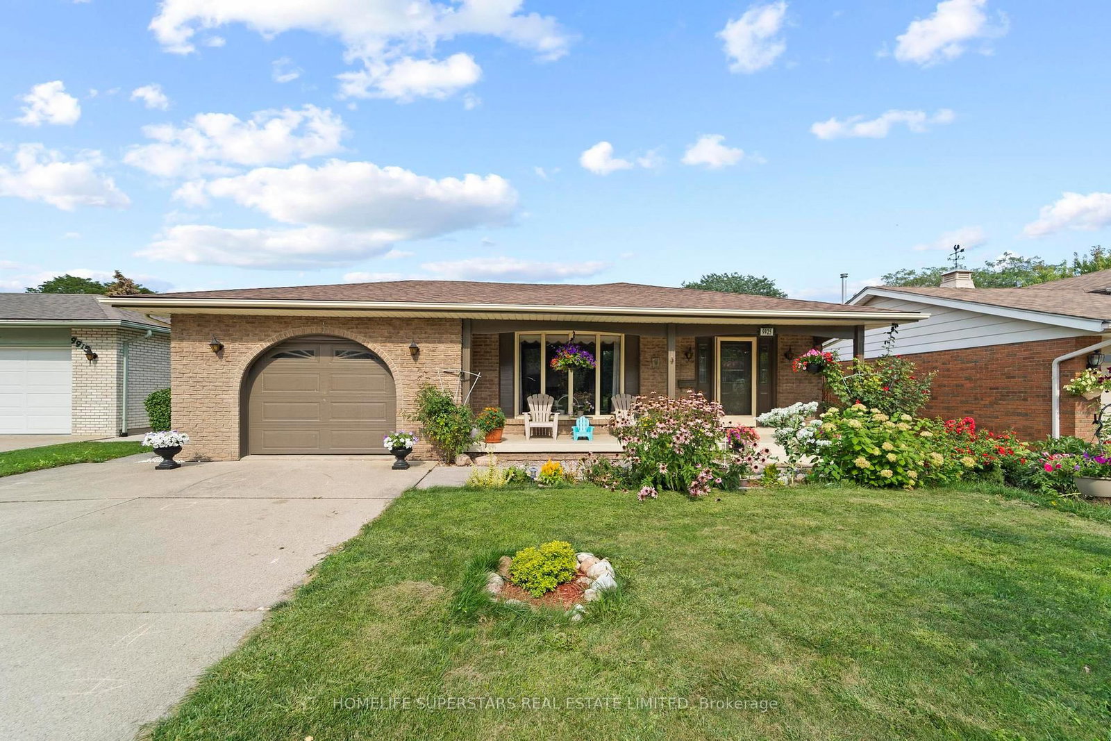 9925 Holly Crescent • Windsor, ON photo 1