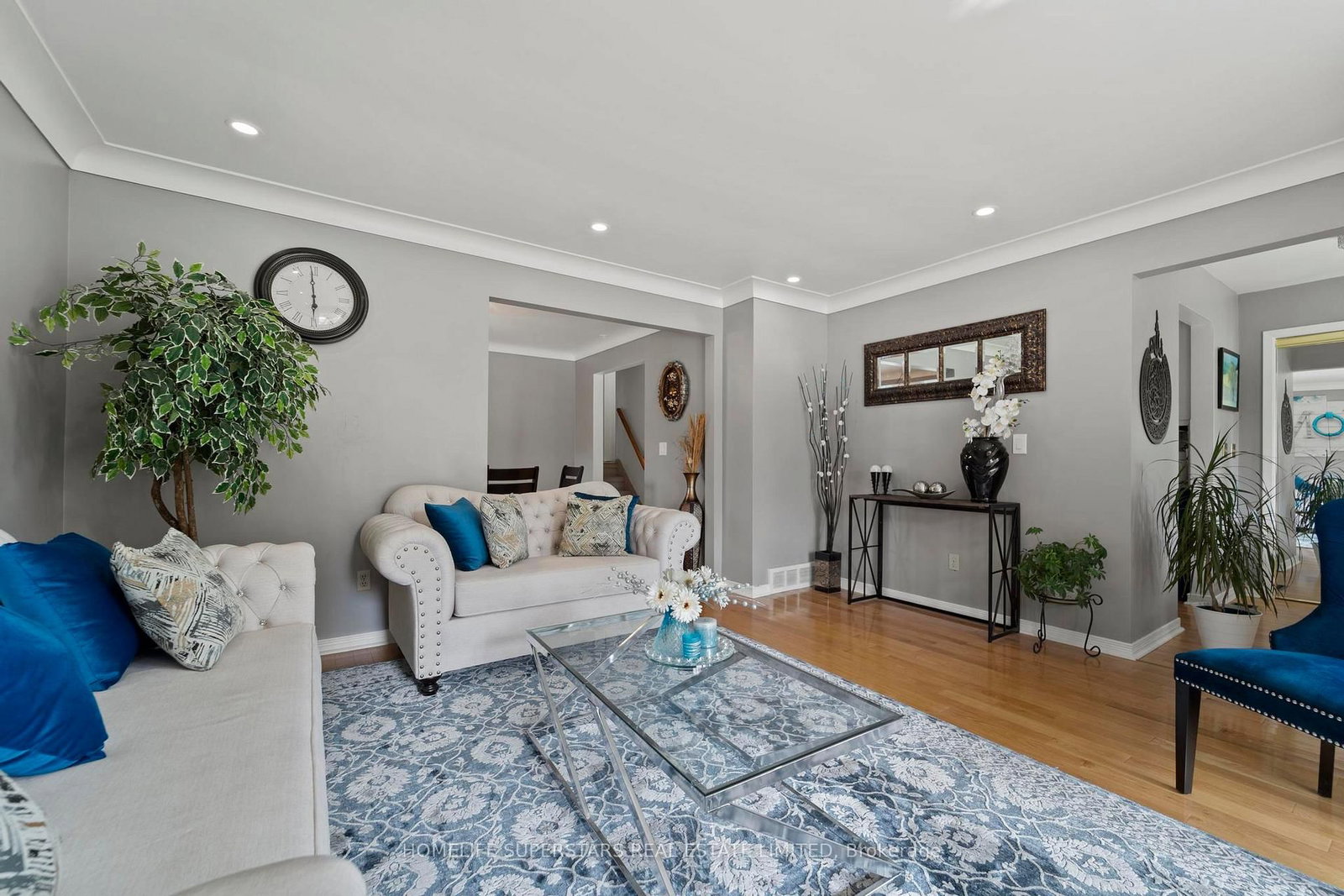 9925 Holly Crescent • Windsor, ON photo 12