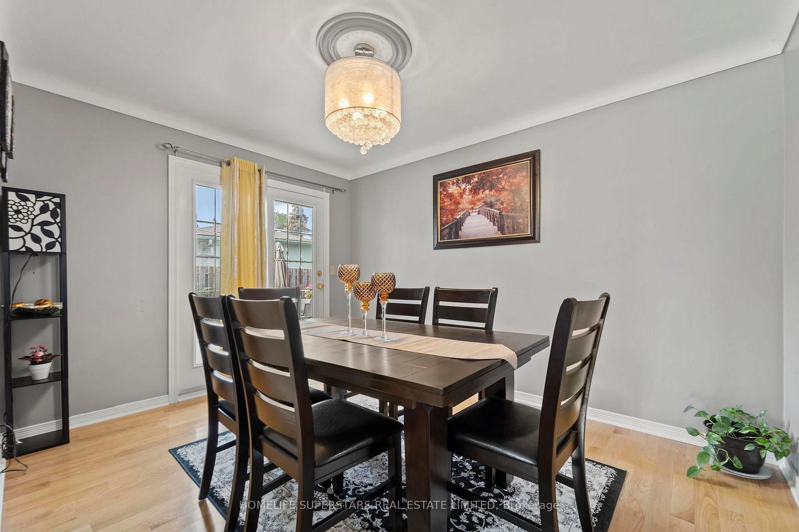 9925 Holly Crescent • Windsor, ON photo 13