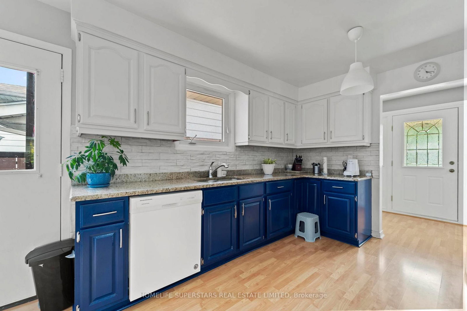 9925 Holly Crescent • Windsor, ON photo 14