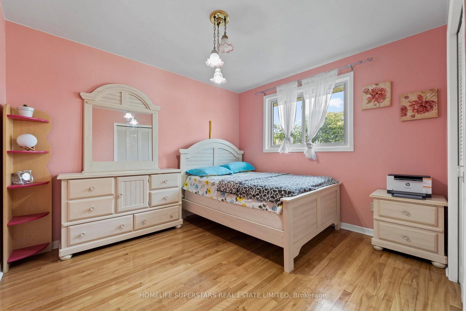 9925 Holly Crescent • Windsor, ON photo 20
