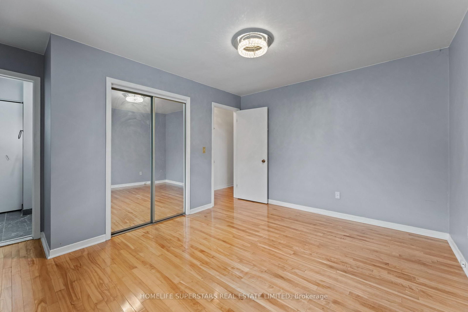 9925 Holly Crescent • Windsor, ON photo 25