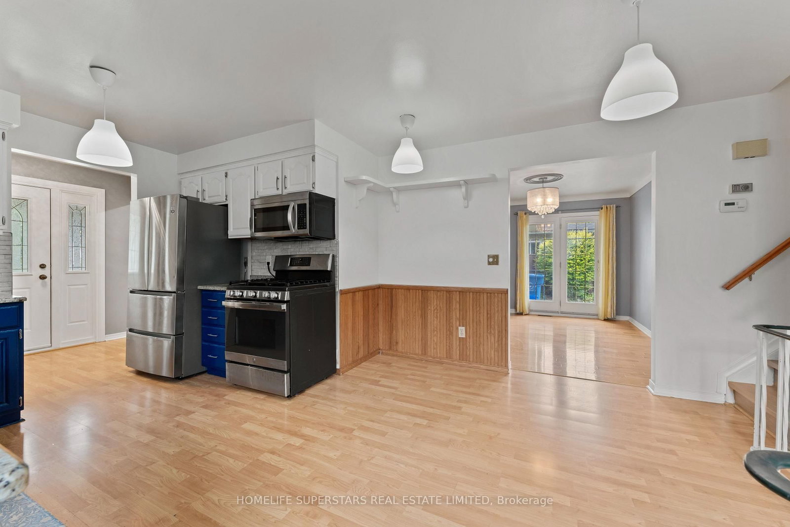 9925 Holly Crescent • Windsor, ON photo 36