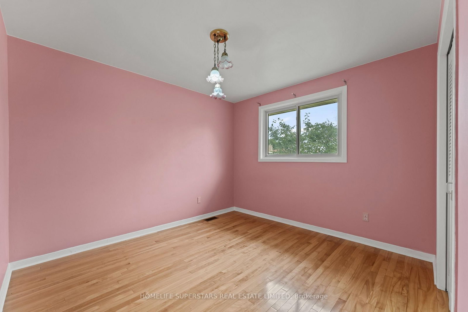 9925 Holly Crescent • Windsor, ON photo 41