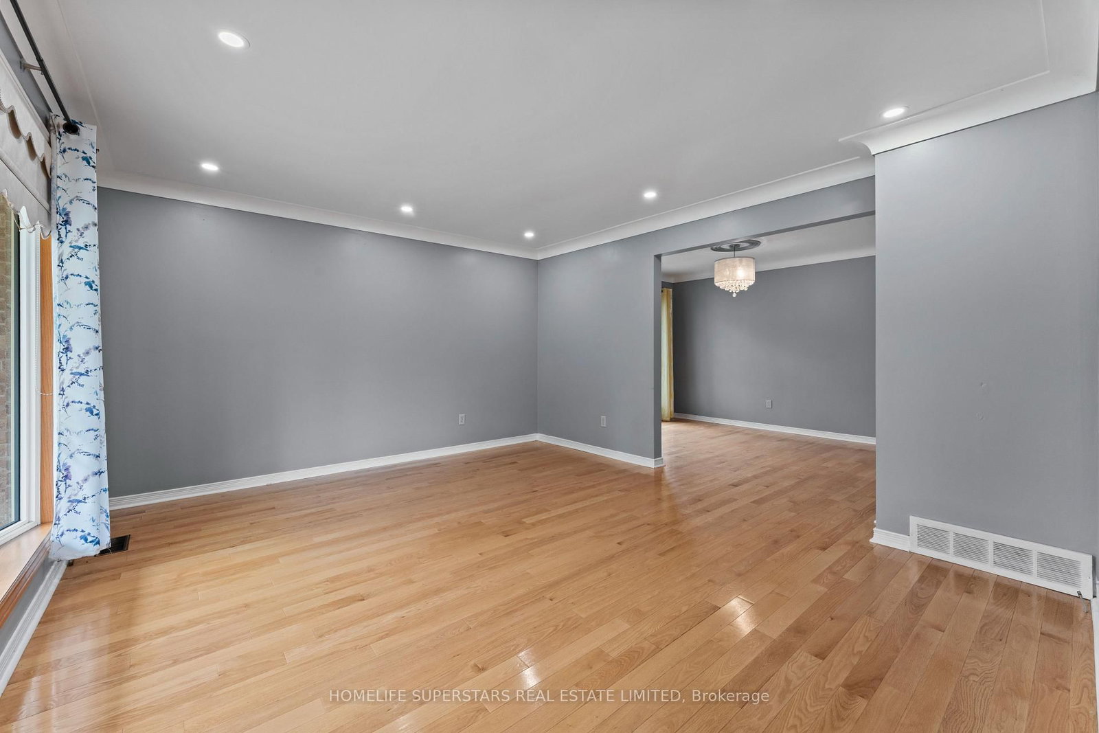 9925 Holly Crescent • Windsor, ON photo 44