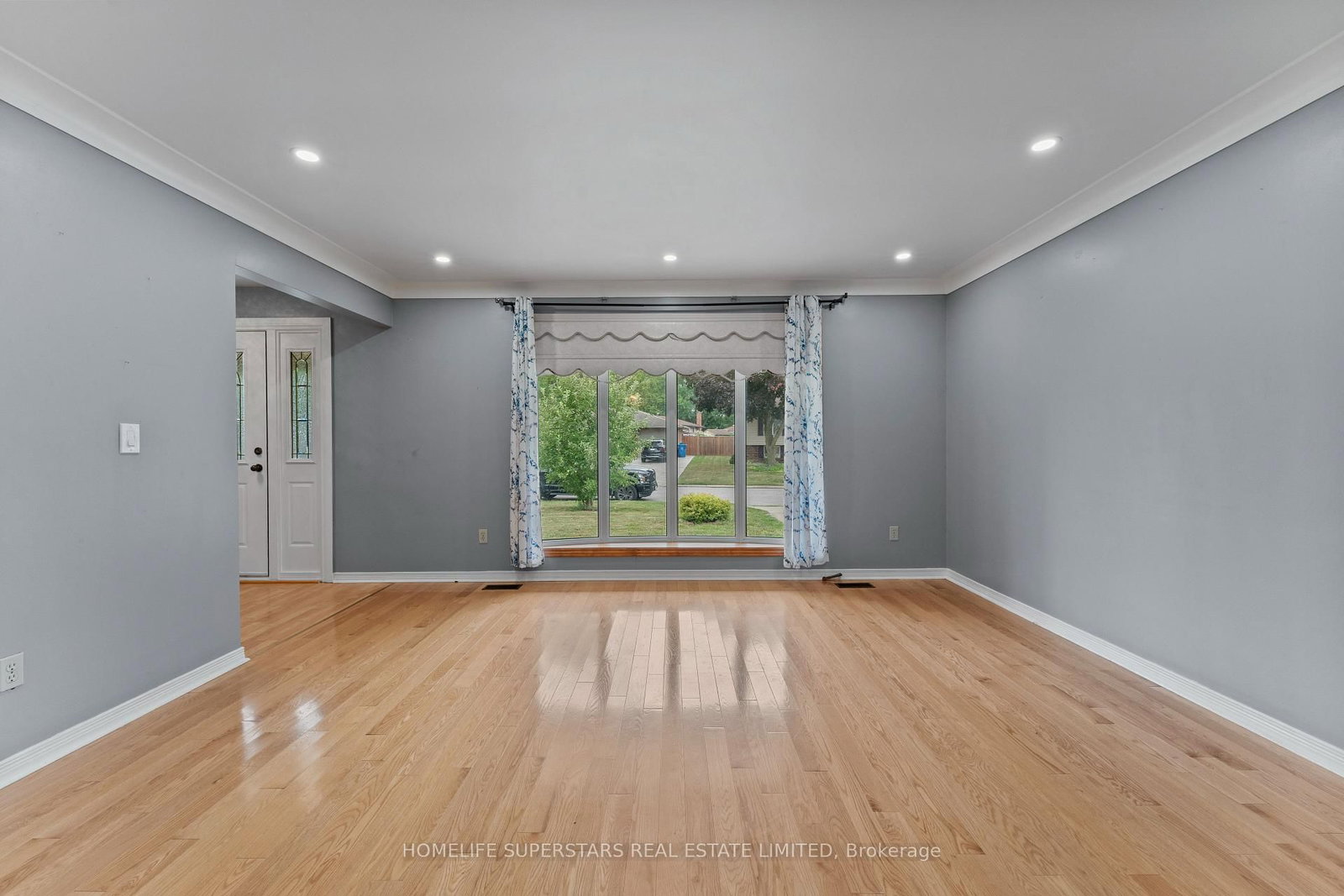 9925 Holly Crescent • Windsor, ON photo 46