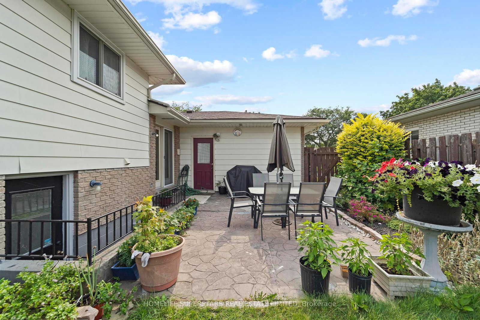 9925 Holly Crescent • Windsor, ON photo 8