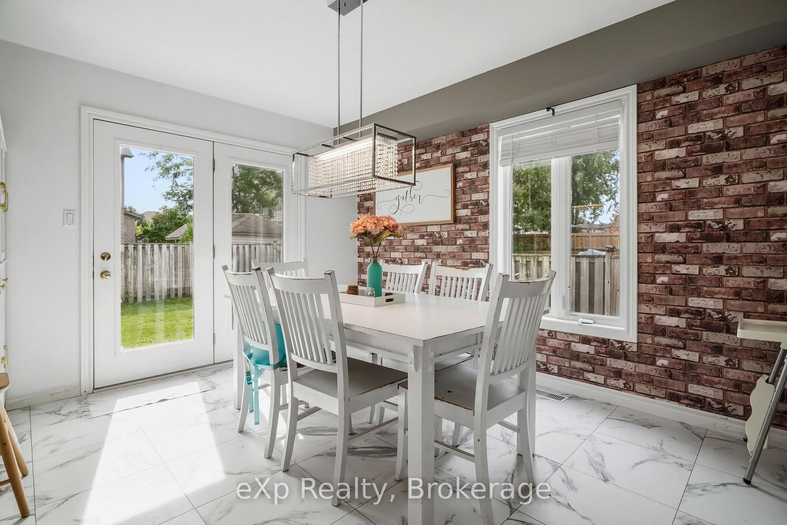 29 Maple Street • Mapleton, ON photo 10